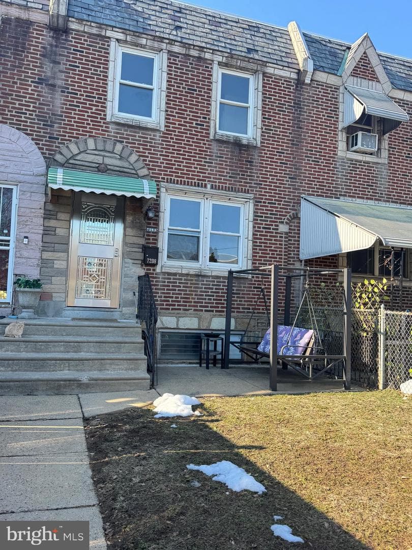 7208 Oakland Street, Philadelphia
