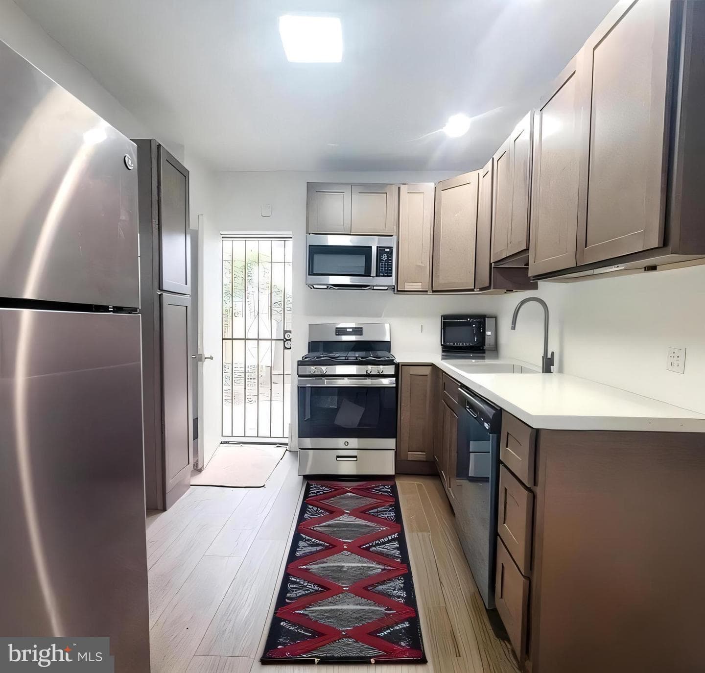 1854 N Judson Street photo 3