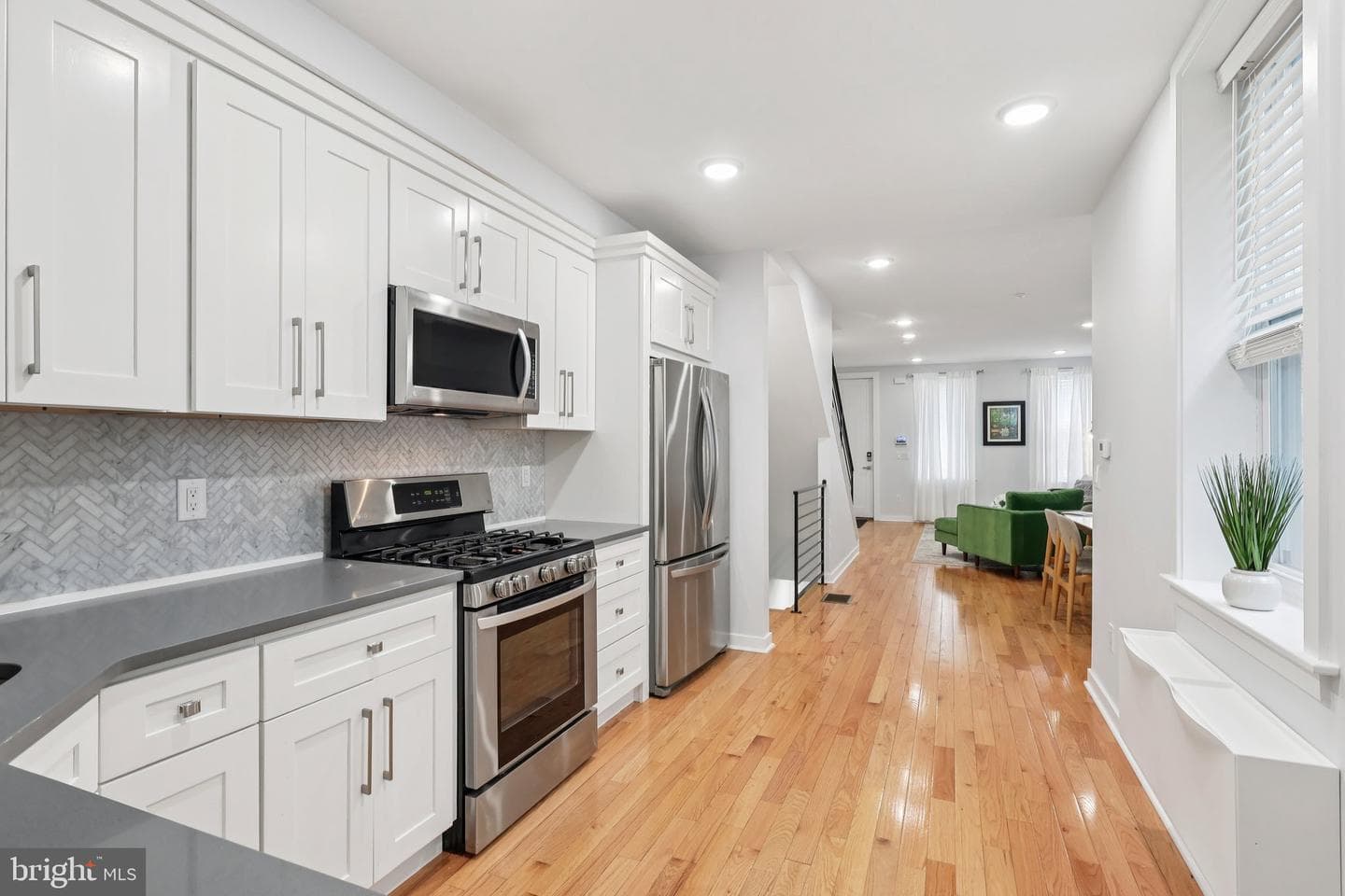 2019 W Girard Avenue photo 13
