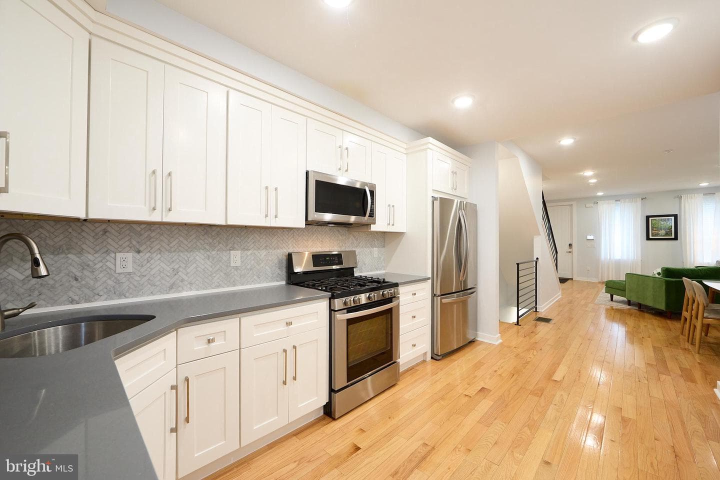 2019 W Girard Avenue photo 15