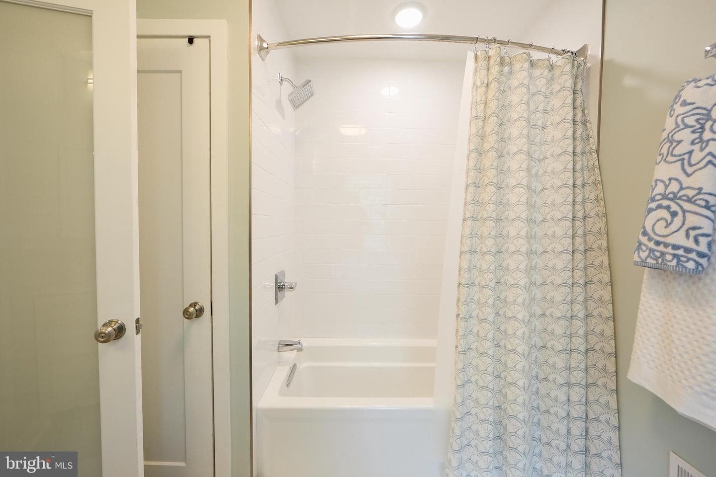 2019 W Girard Avenue photo 21
