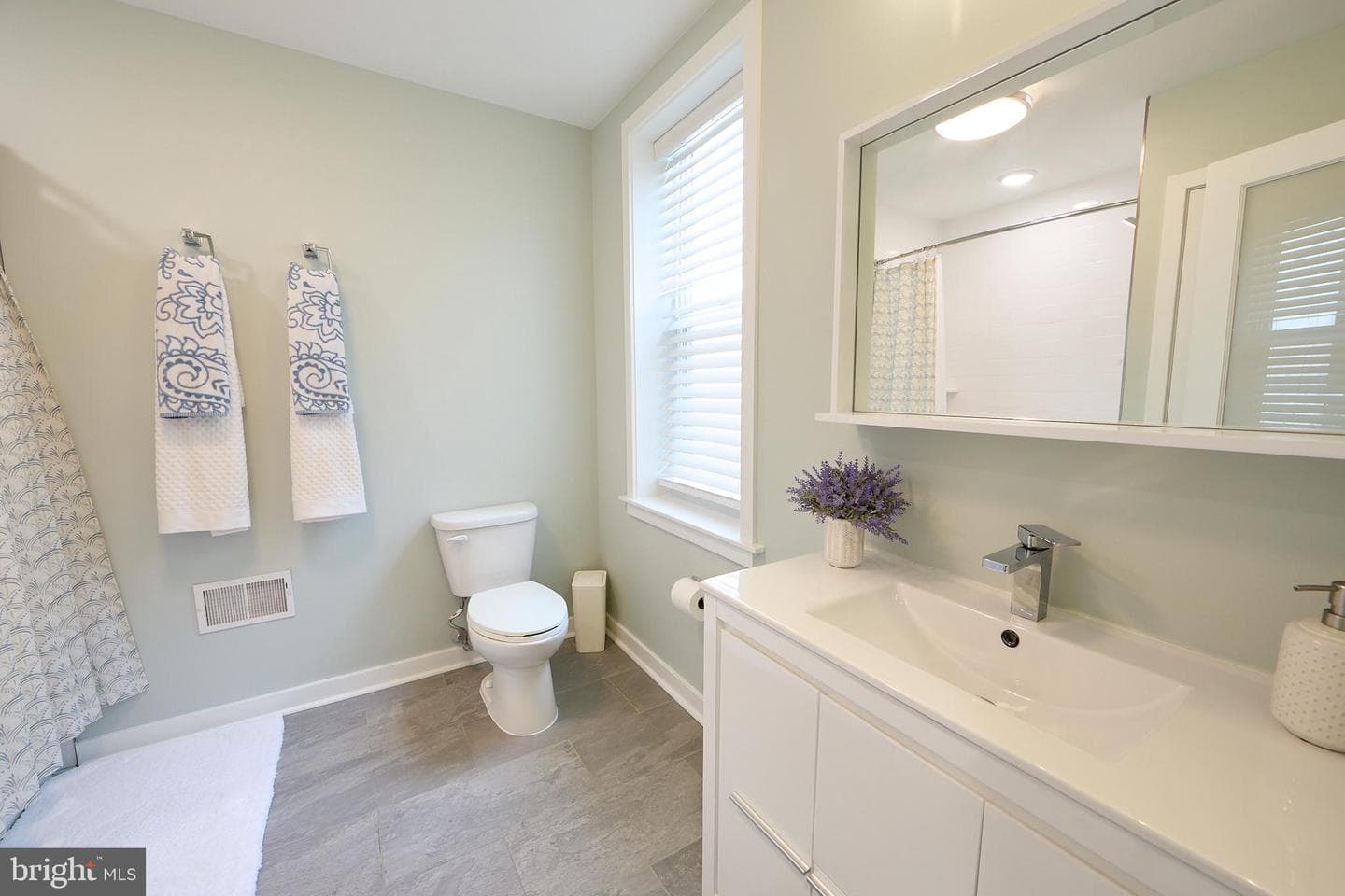 2019 W Girard Avenue photo 22