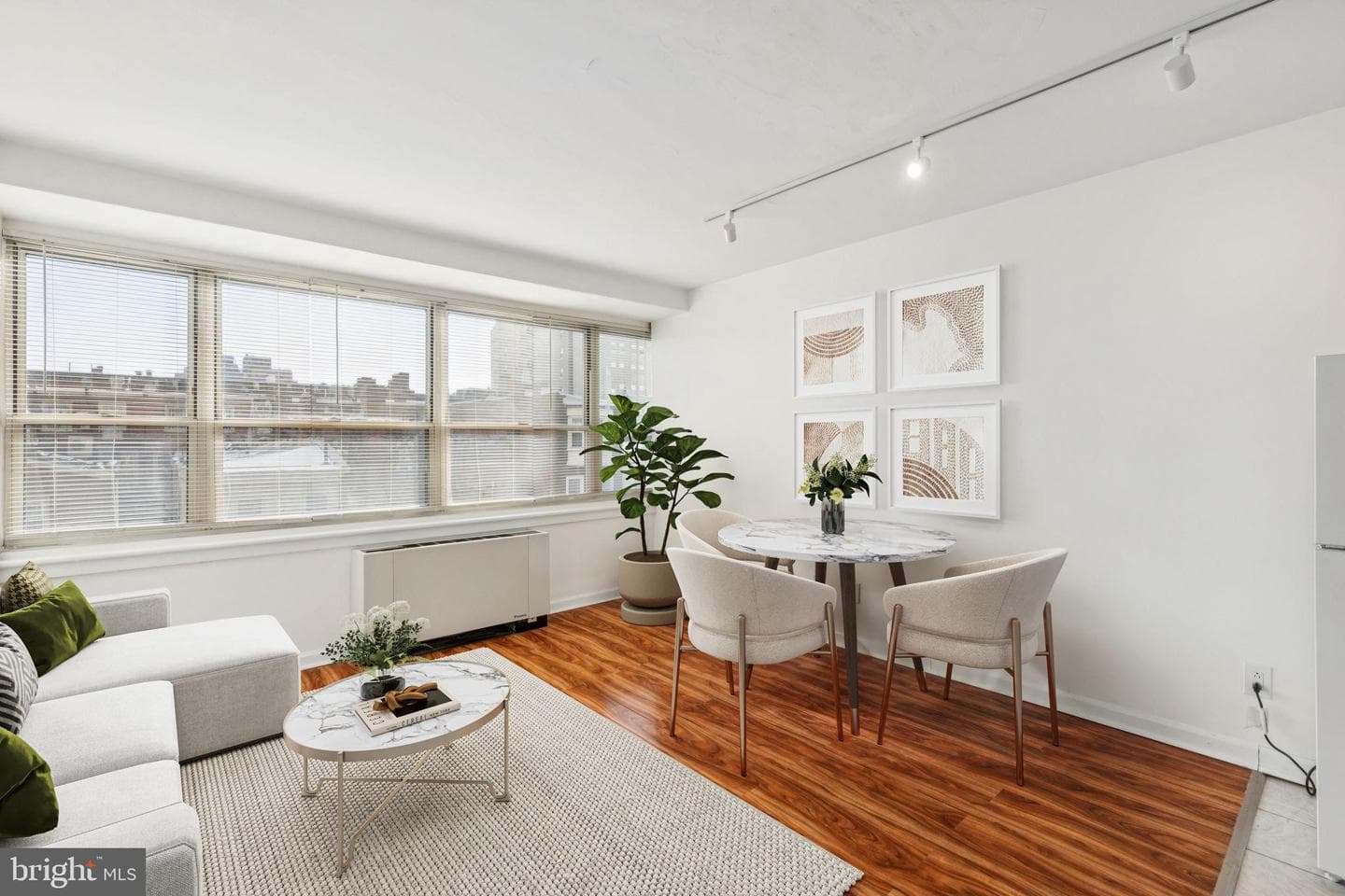 1810 Rittenhouse Square #406 photo 3