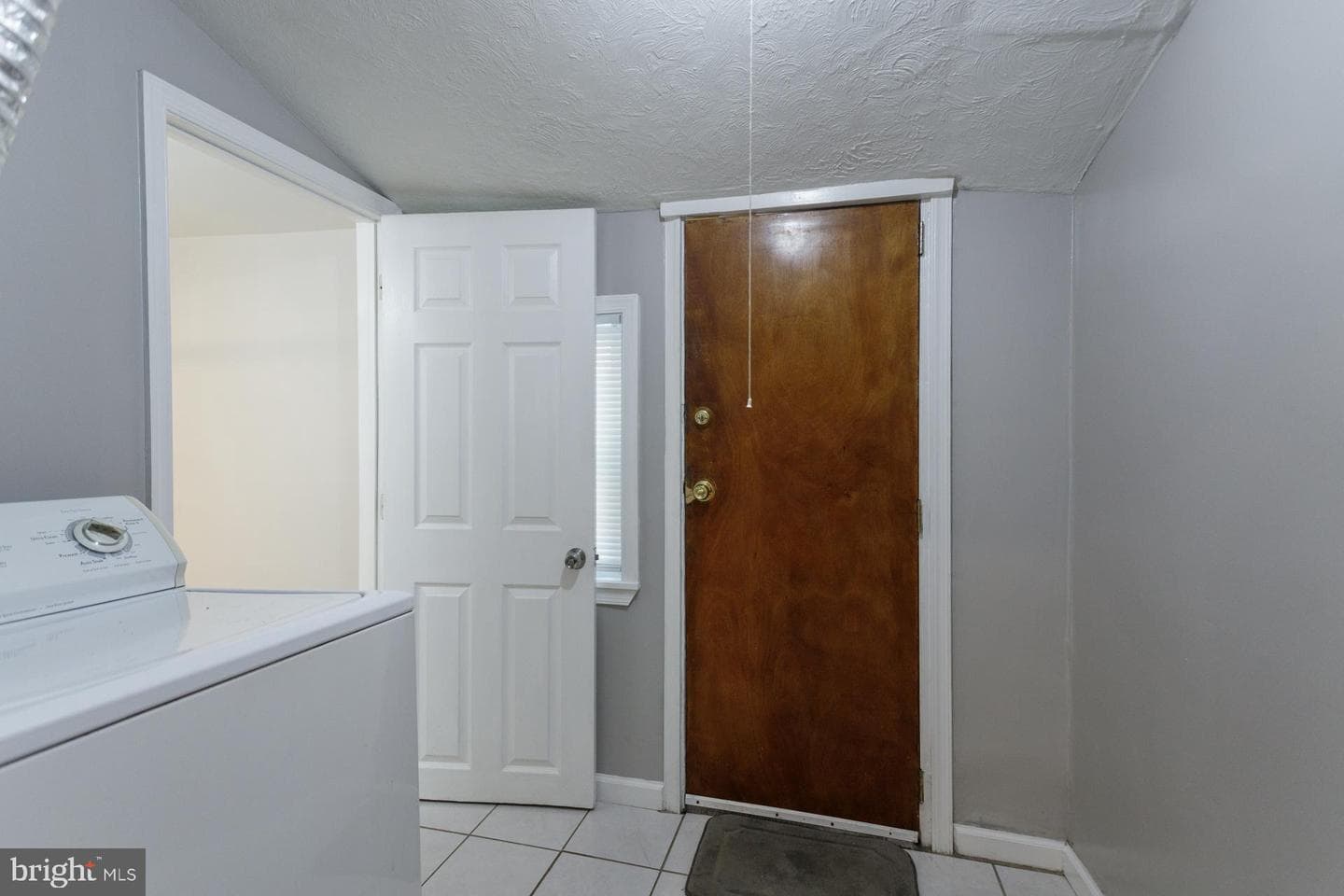 108 Roxborough Avenue photo 9