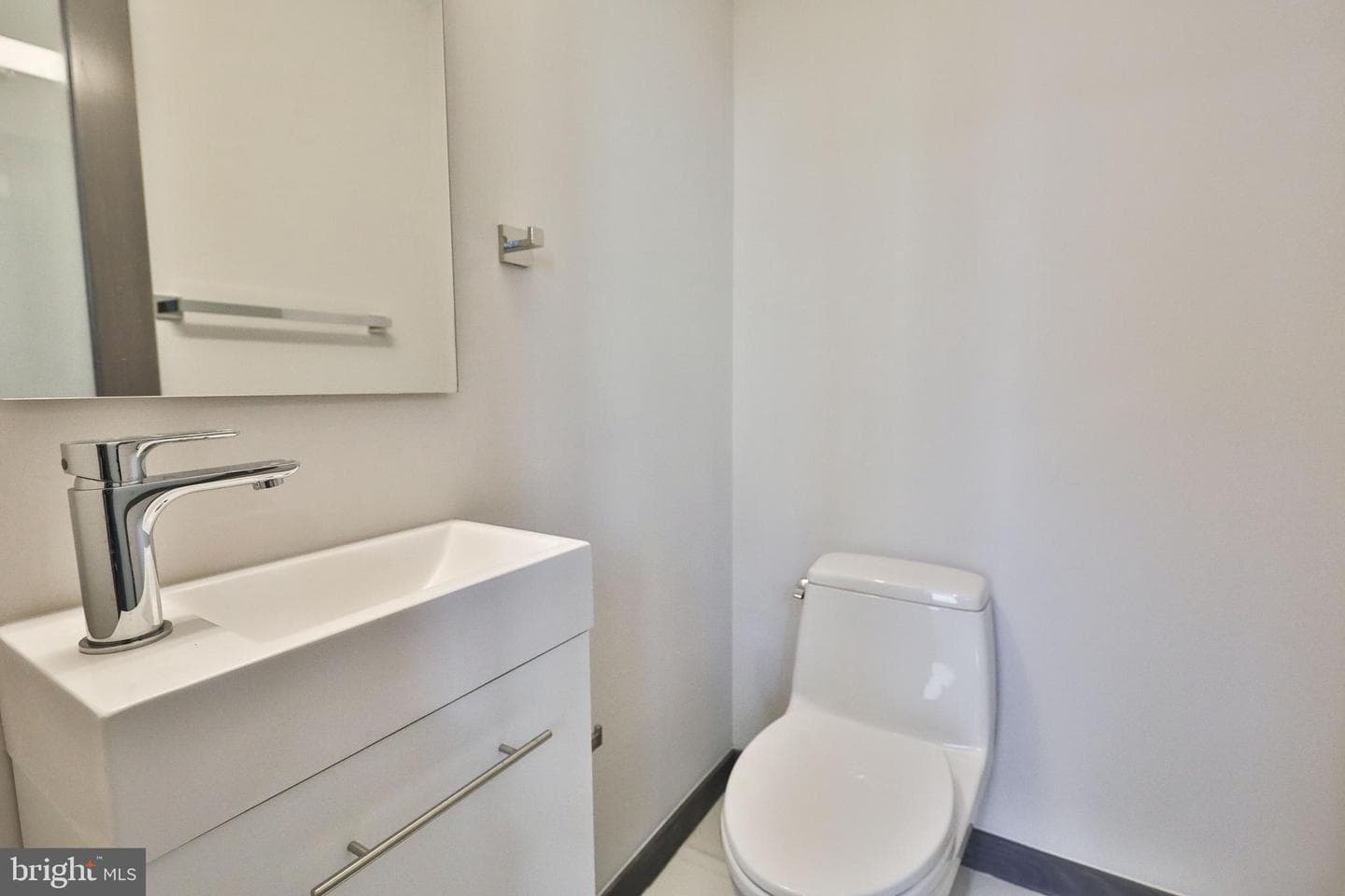 1022 Christian Street photo 5
