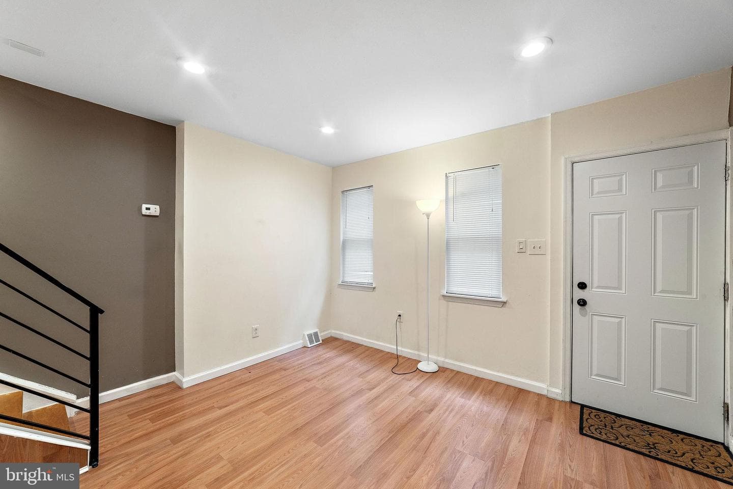 1715 W Thompson Street photo 4