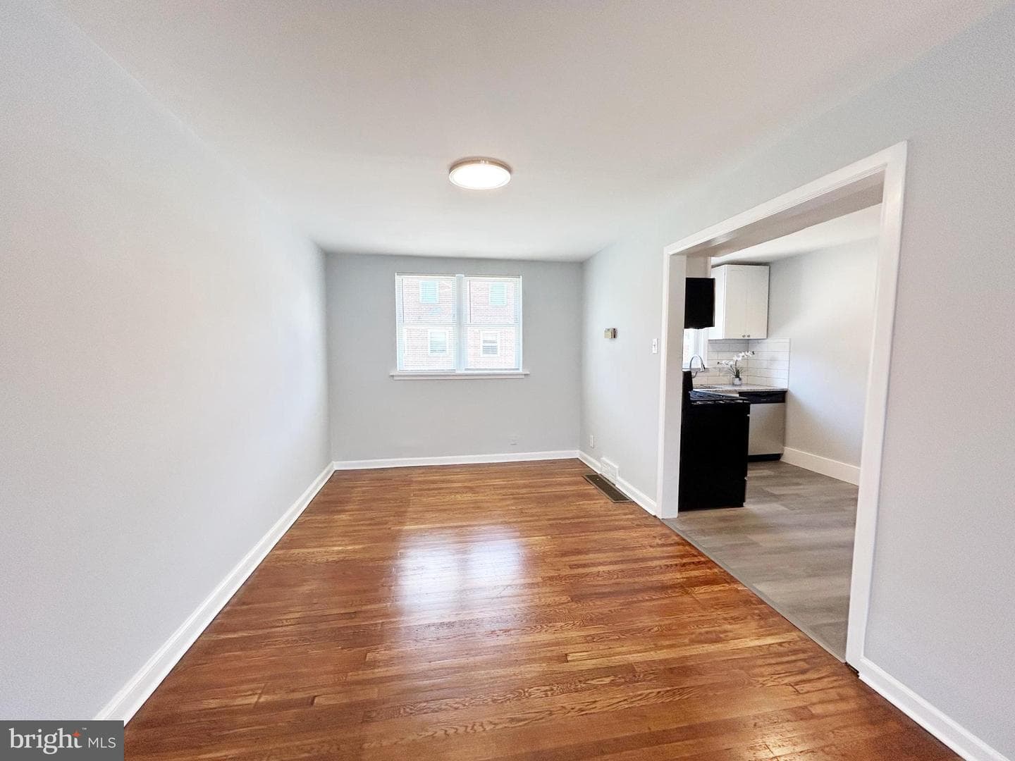 6709 Sylvester Street photo 4