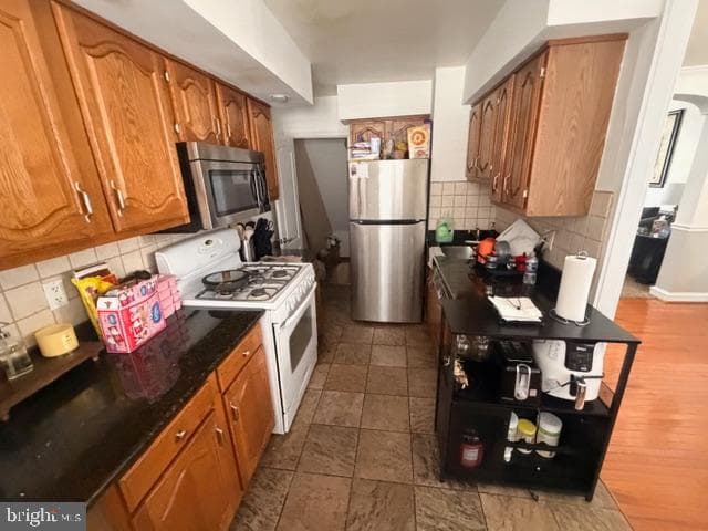 7206 Montague Street photo 8