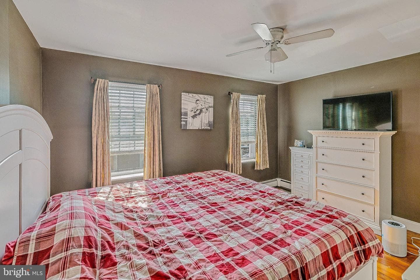 4468 Almond Street photo 19