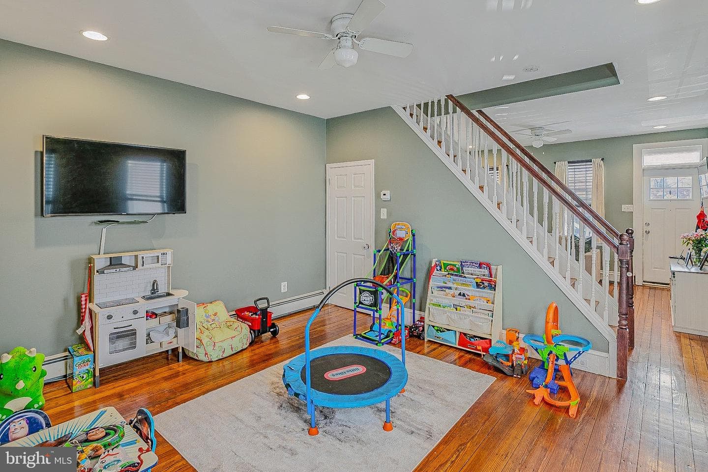 4468 Almond Street photo 7