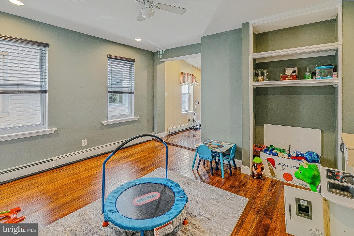 4468 Almond Street photo 9