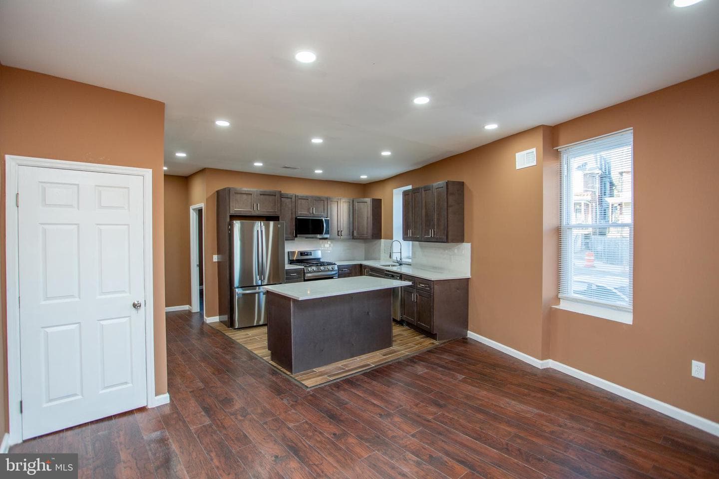 1747 N Wilton Street photo 3