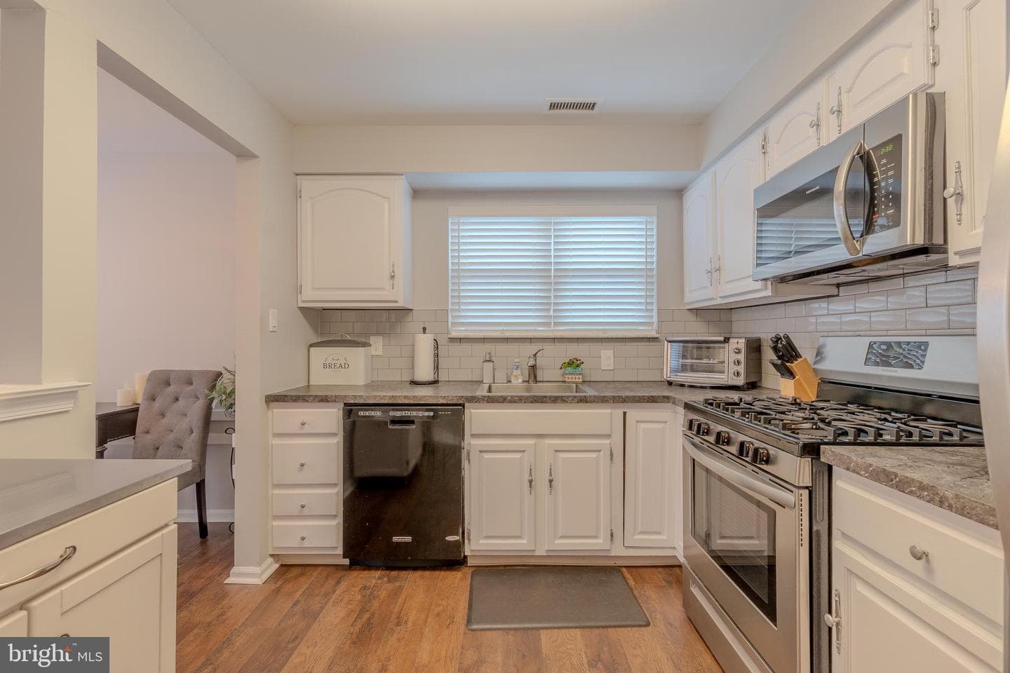 73207 Delaire Landing Road #207 photo 13