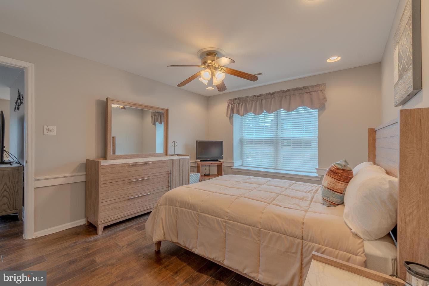 73207 Delaire Landing Road #207 photo 15