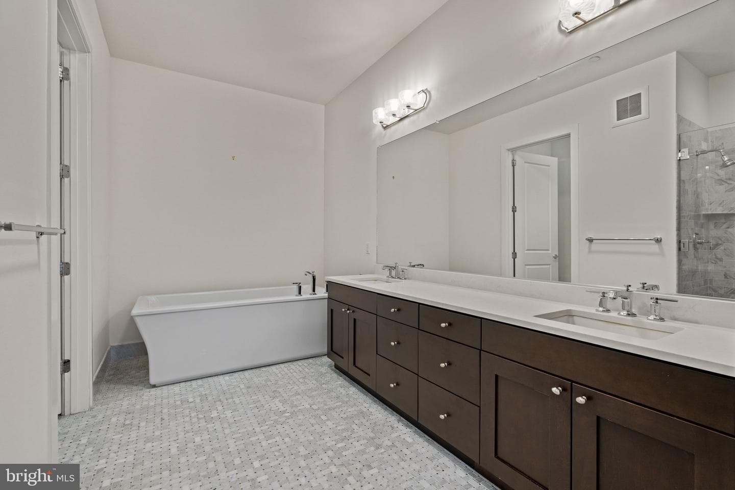 410 S Front St # 209 photo 24