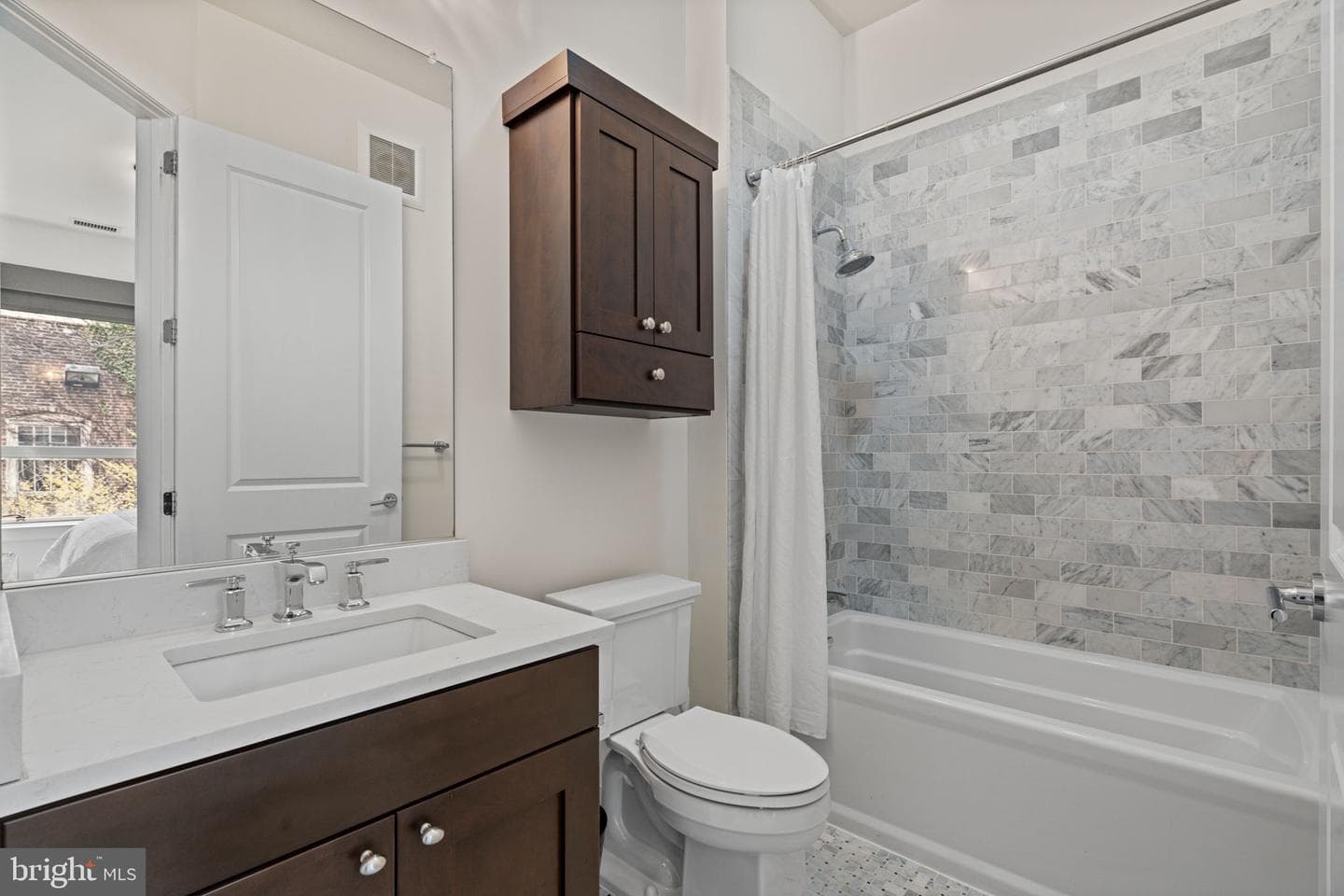410 S Front St # 209 photo 35