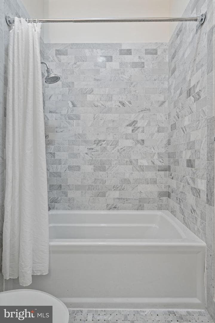 410 S Front St # 209 photo 36