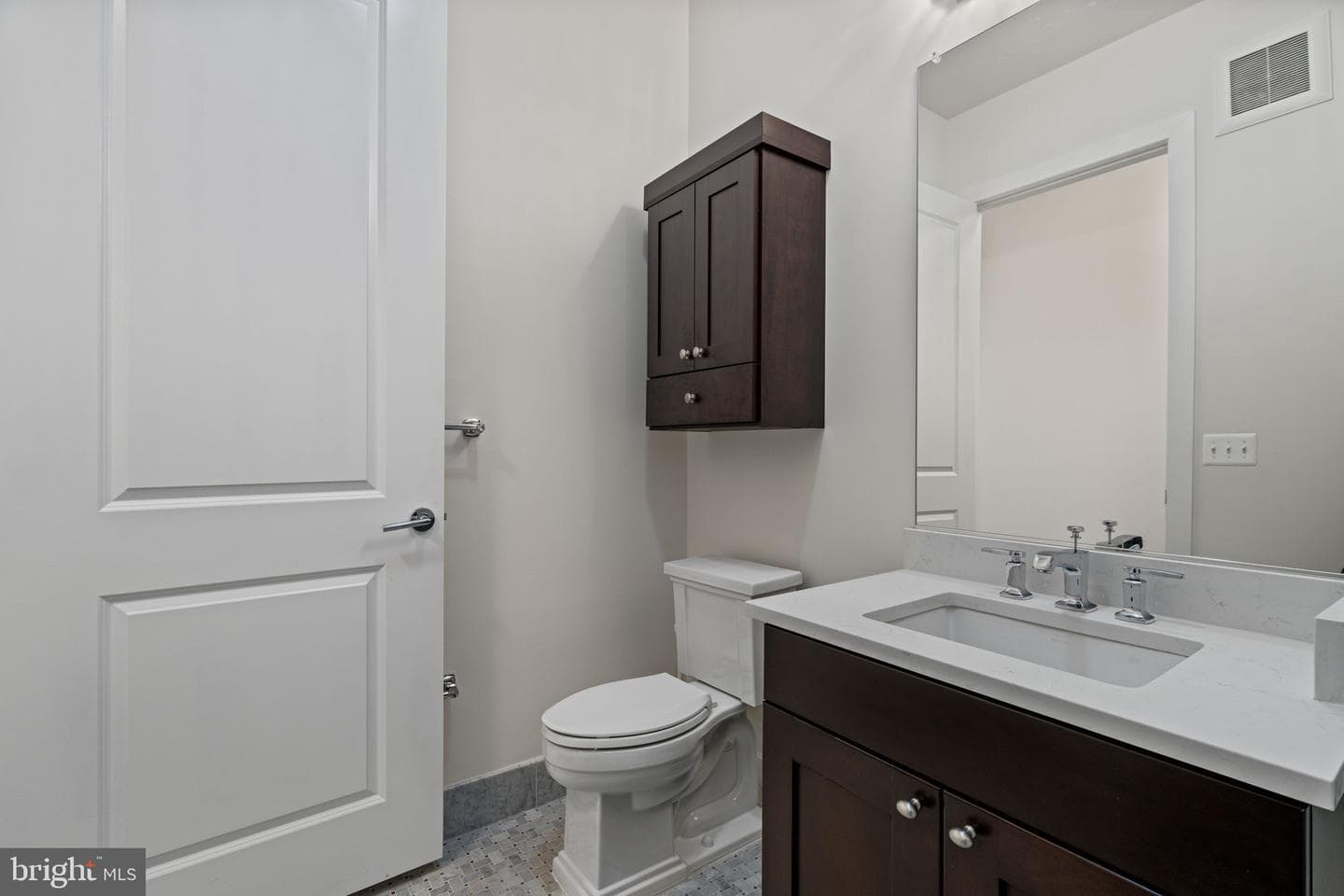410 S Front St # 209 photo 46