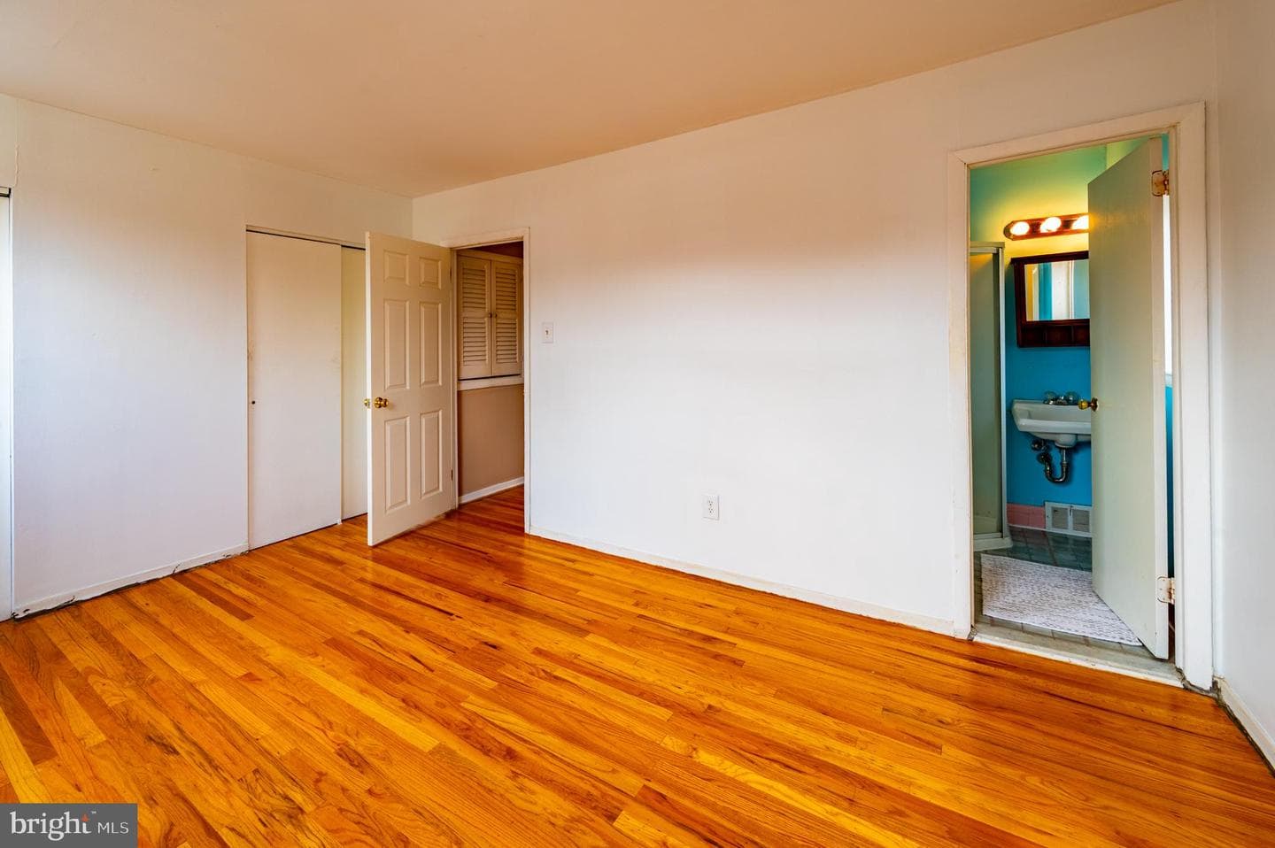 7218 Valley Avenue photo 25