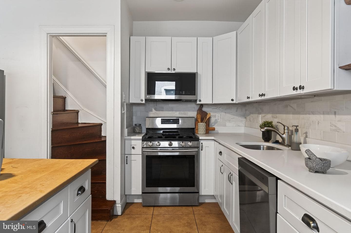 5110 Newhall Street photo 16