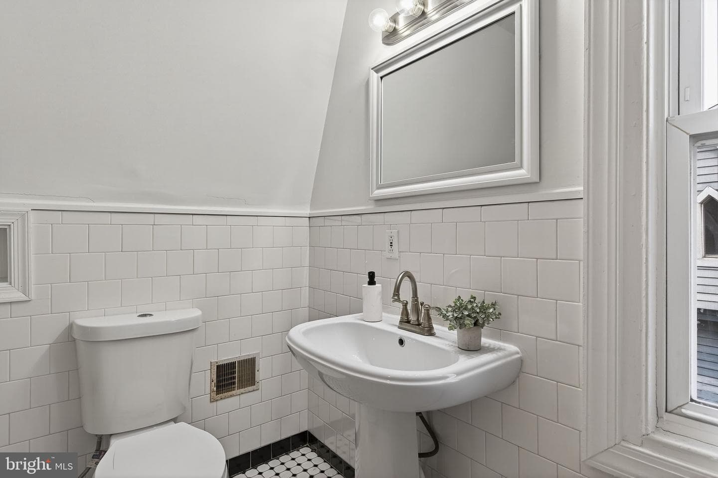 5110 Newhall Street photo 40