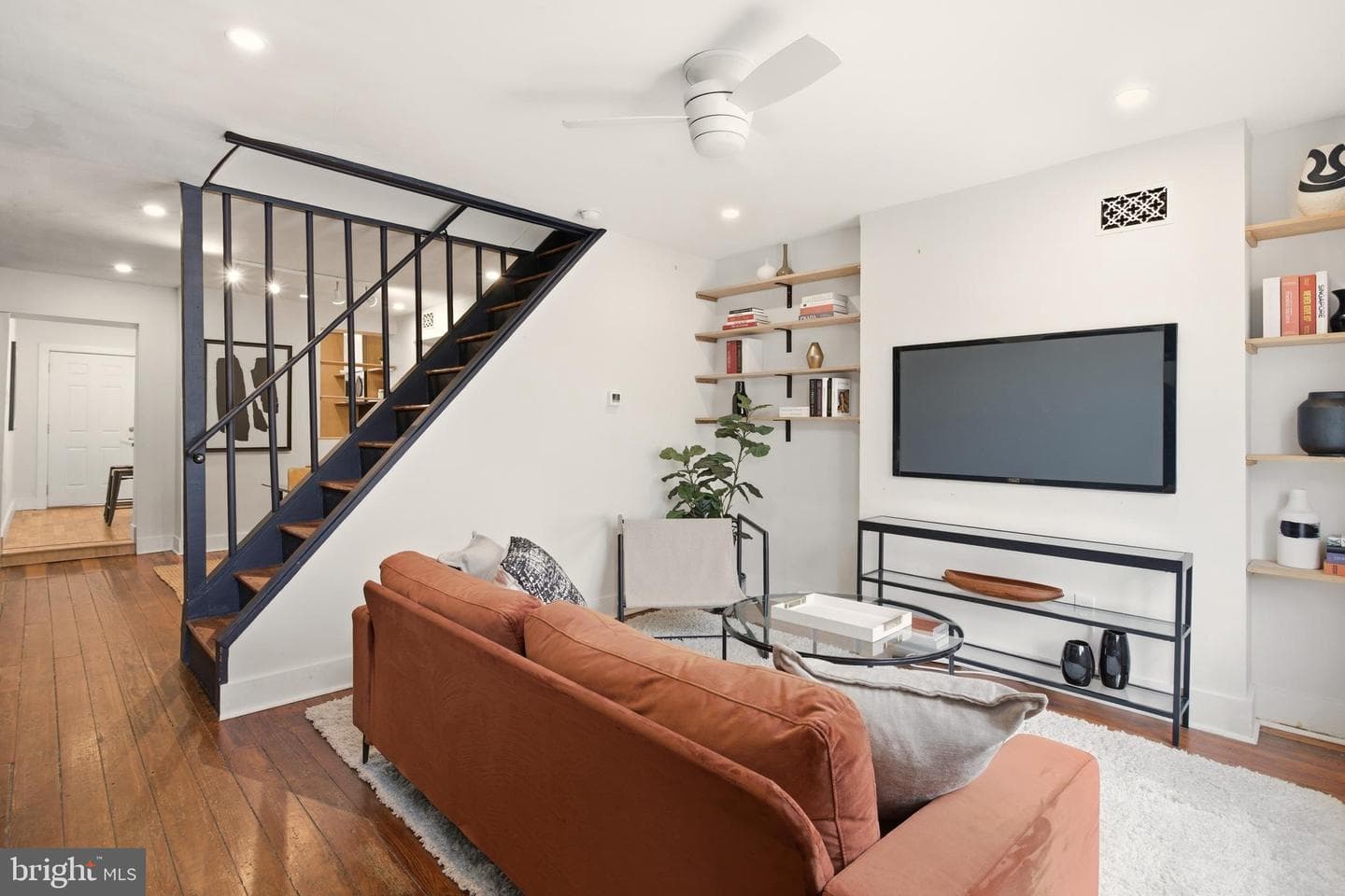 5824 Knox Street photo 2