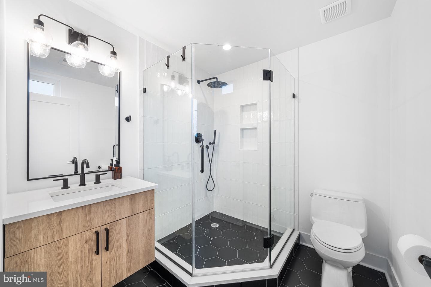 2512 E Cumberland Street photo 12