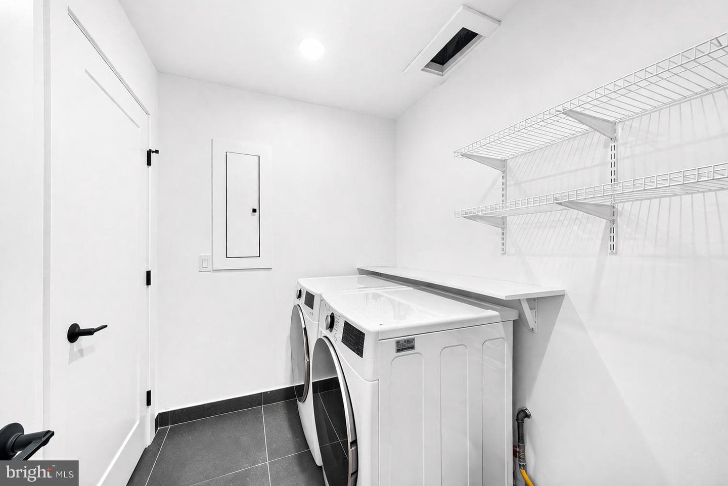 2512 E Cumberland Street photo 18
