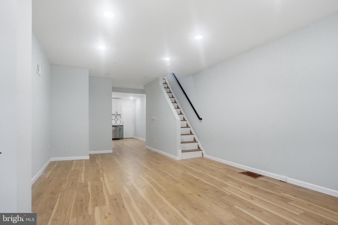 2215 Earp Street photo 8