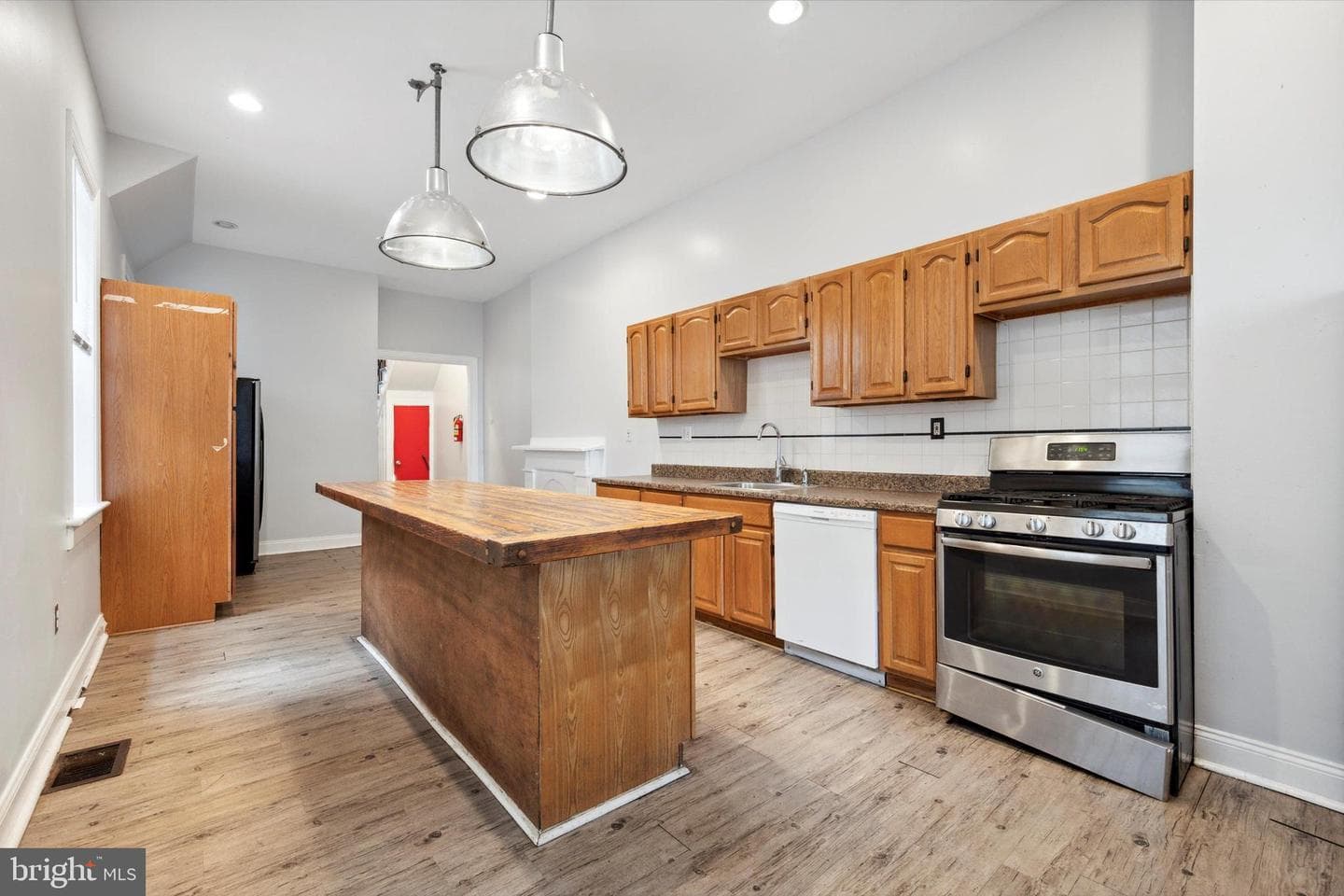 1852 N 17th Street photo 14