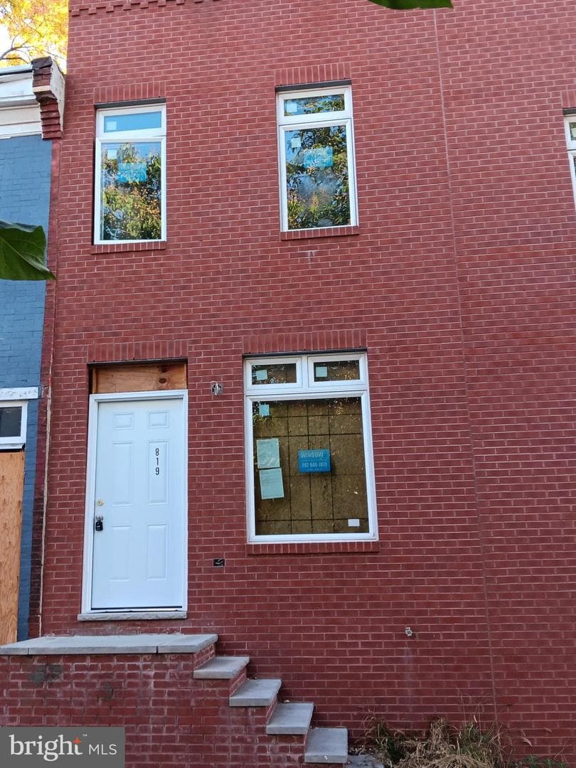 819 N Brooklyn Street photo 1