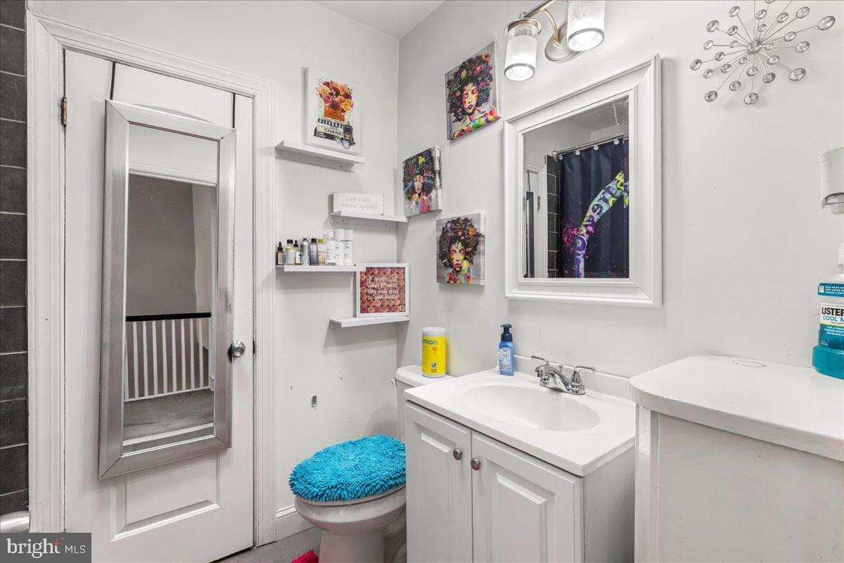 5211 Diamond St photo 22