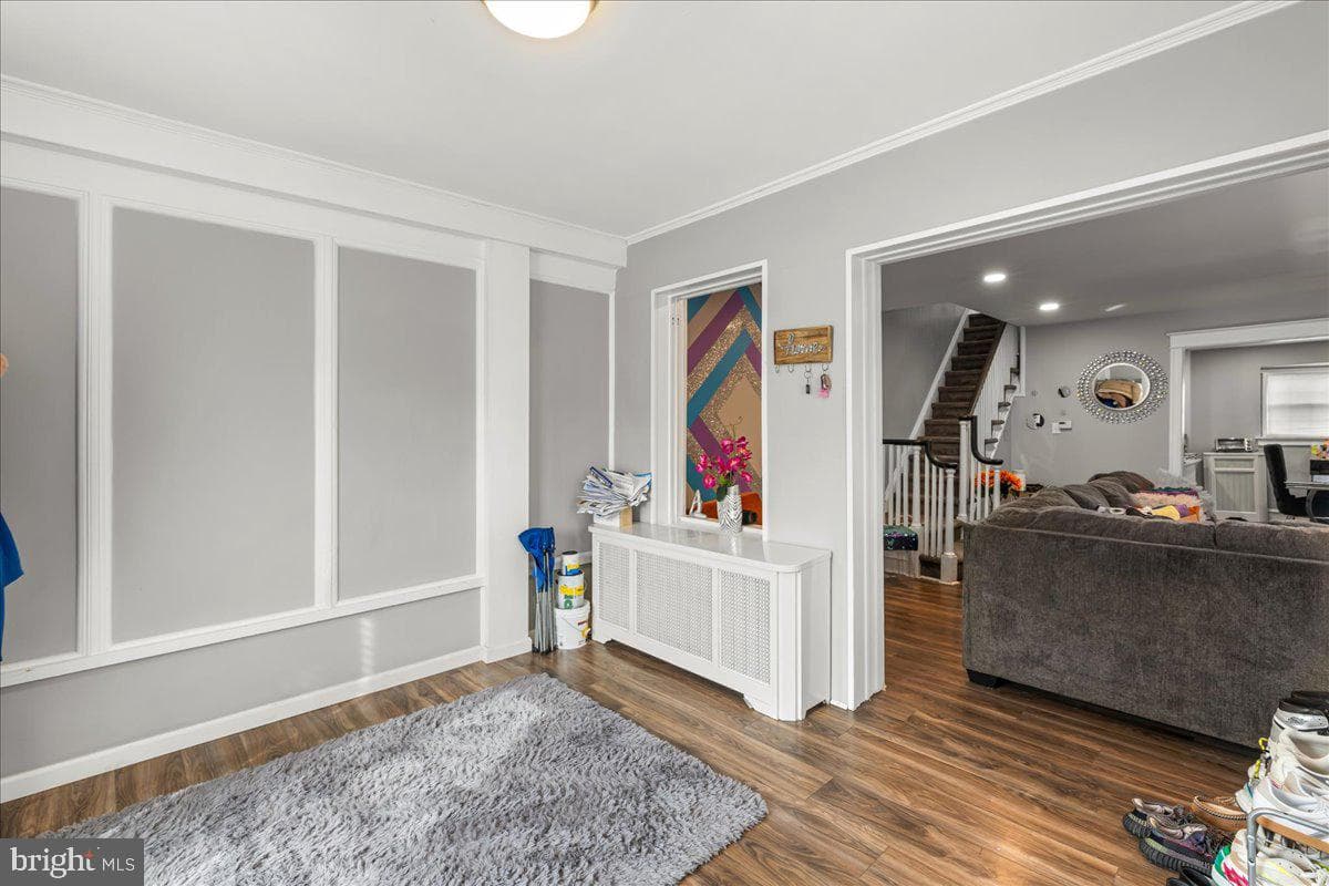 5211 Diamond St photo 6