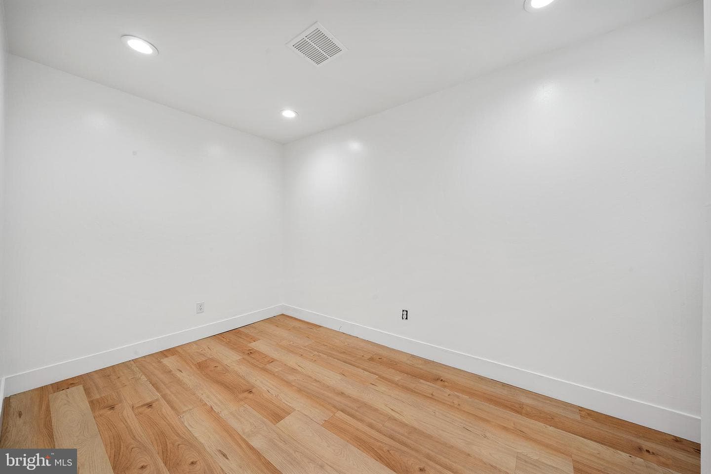 2230 Watkins Street photo 13