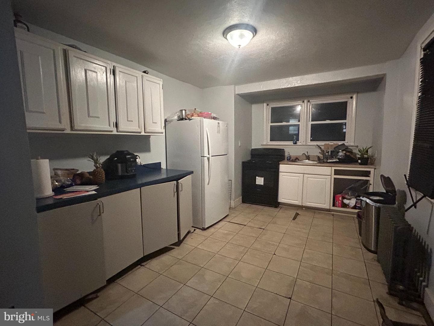 869 Bridge Street photo 3
