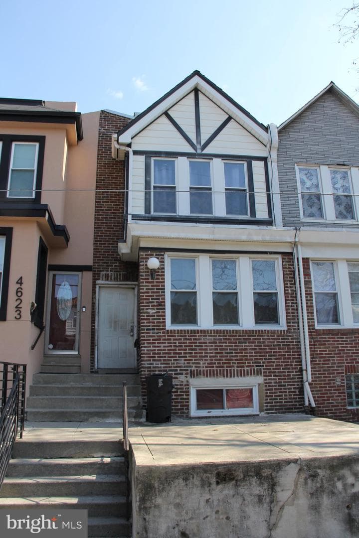 4621 G Street photo 2