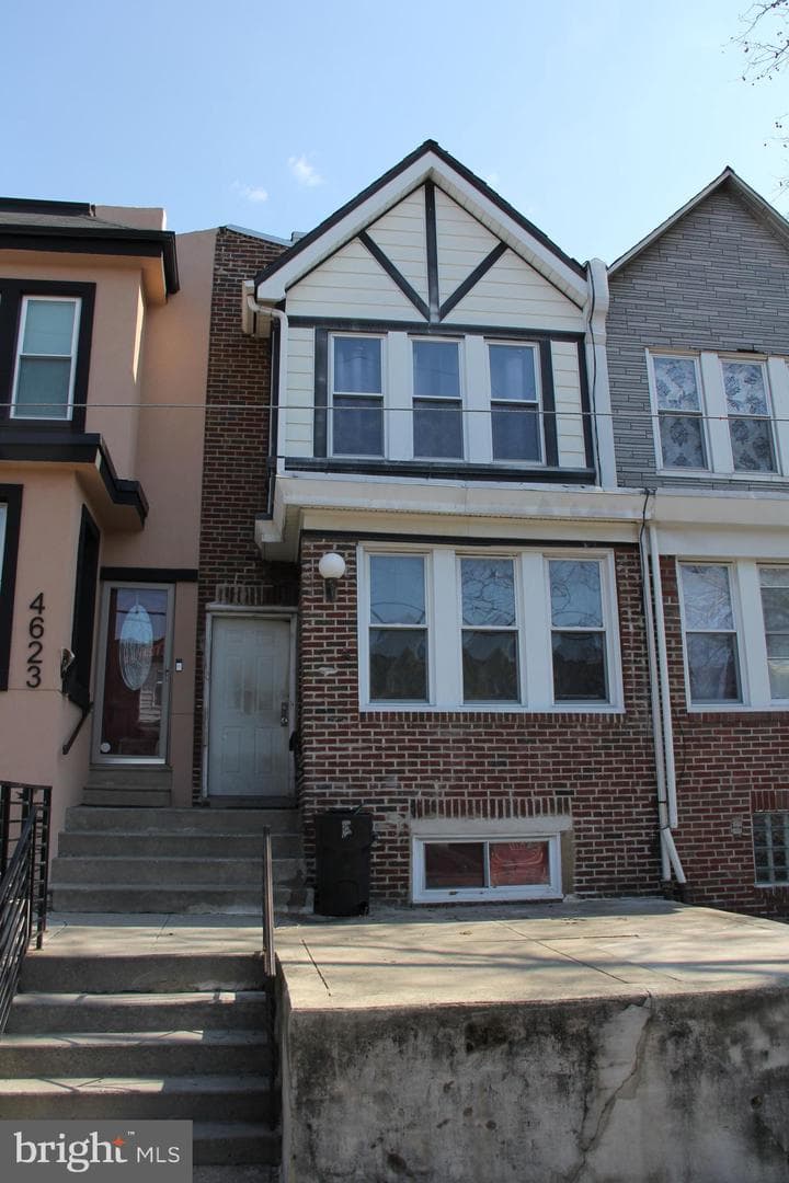 4621 G Street photo 3