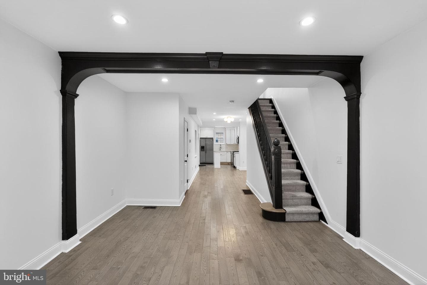 3040 Mercer Street photo 4
