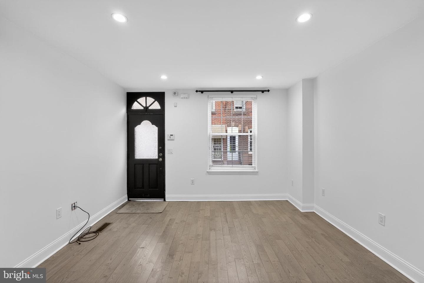 3040 Mercer Street photo 5
