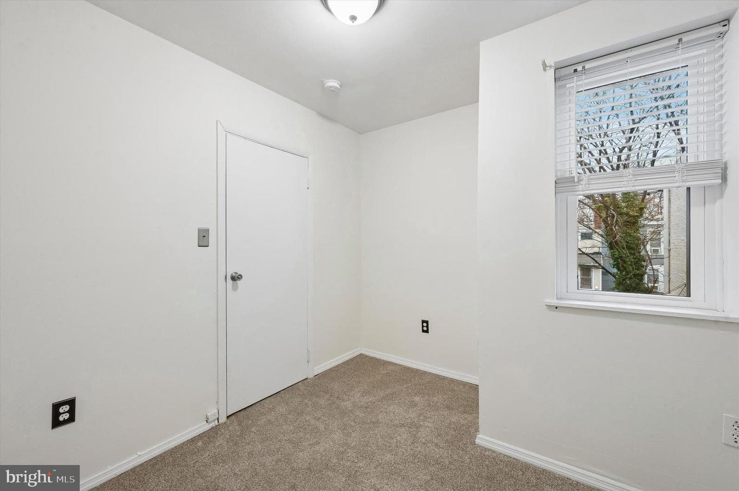 6129 Spruce Street photo 17