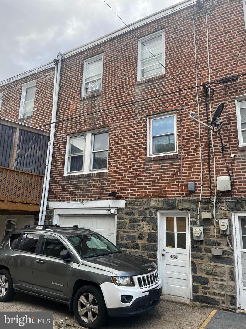 4239 Markland Street photo 9