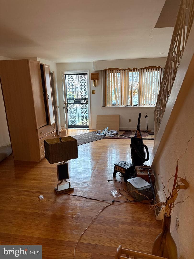 1106 E Hortter Street photo 3