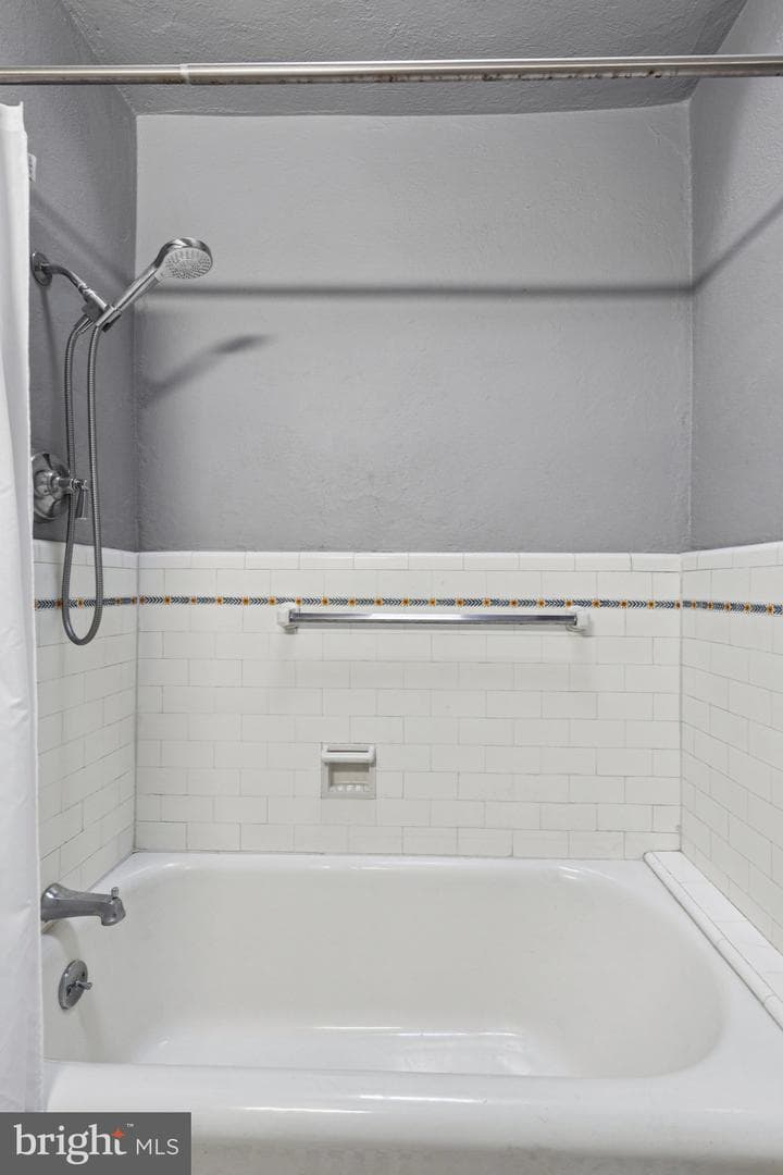 2420 Pine Street photo 20