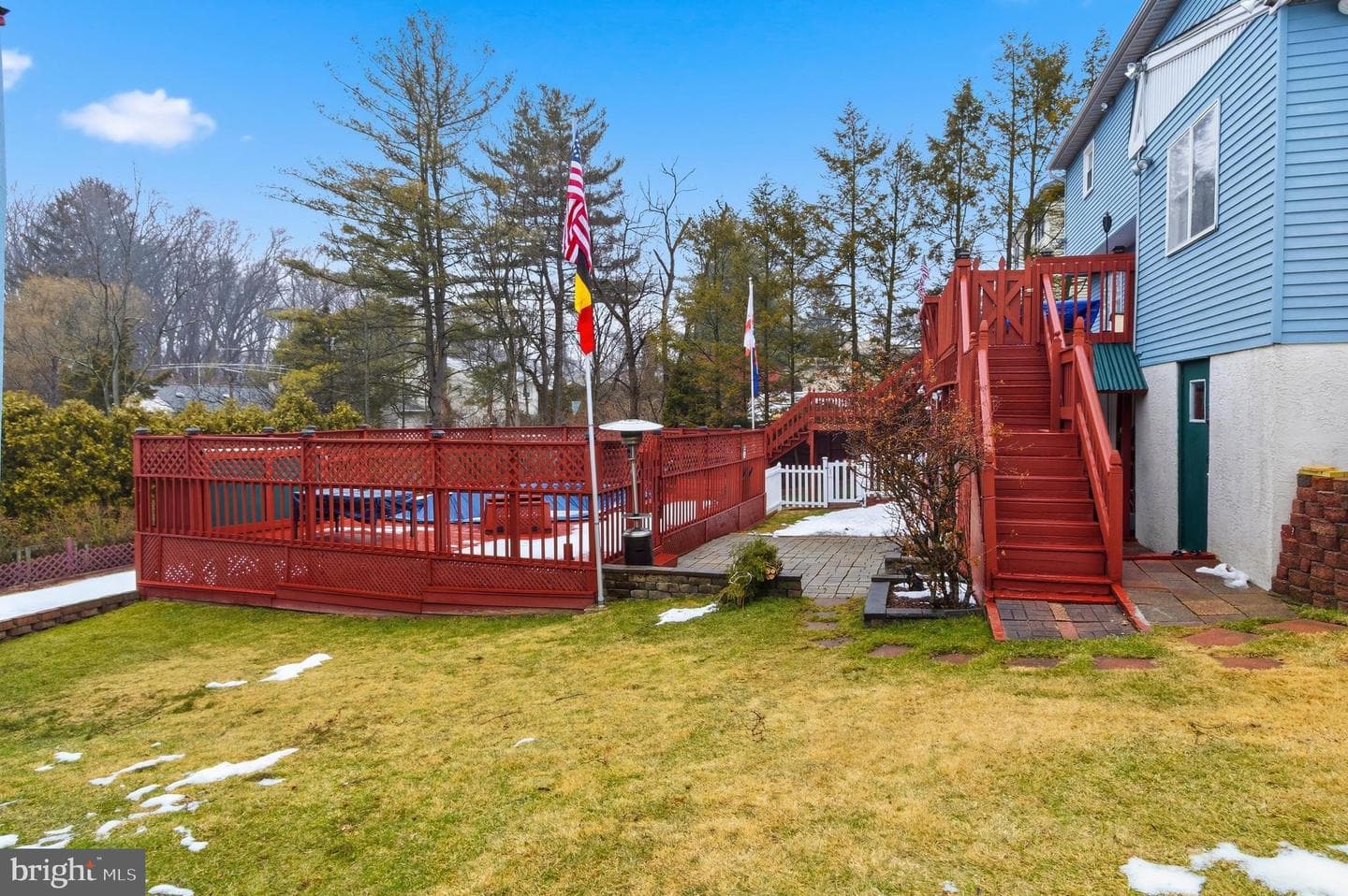 814 Caledonia Street photo 29