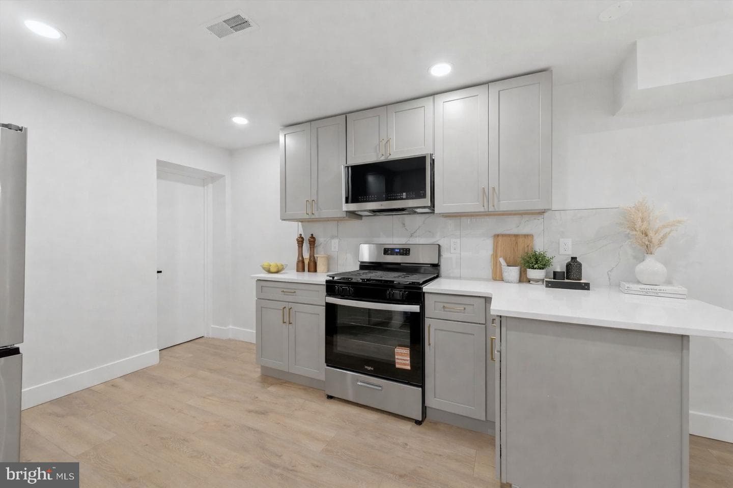 2021 E Sergeant Street photo 9