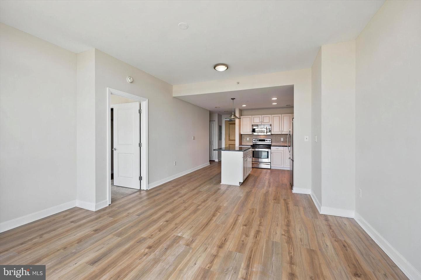 901 N Penn St # F903 photo 16