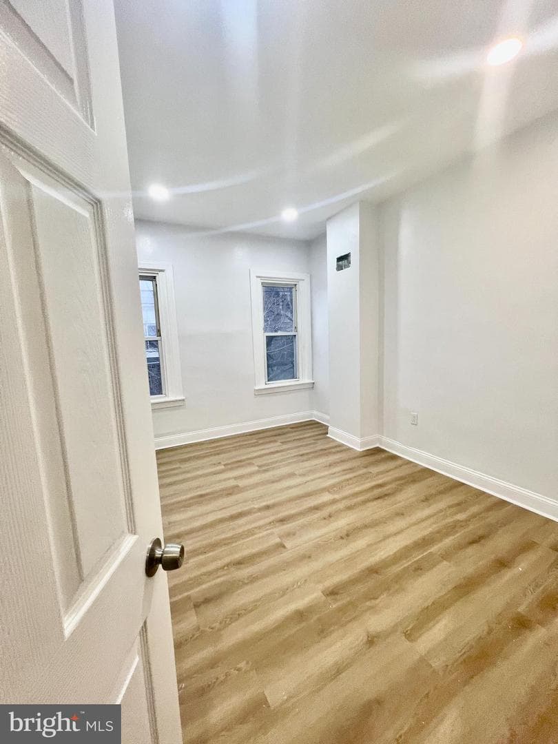 279 W Sheldon Street photo 19