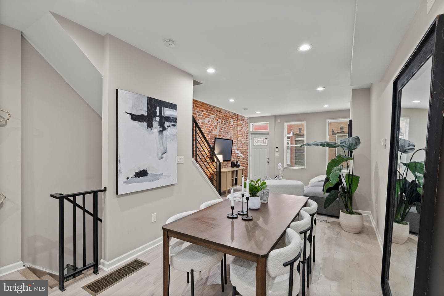 1416 N Dover Street photo 6