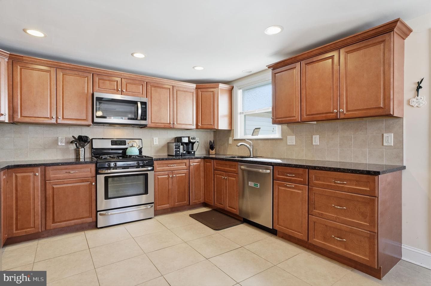 8605 Alicia Street photo 10