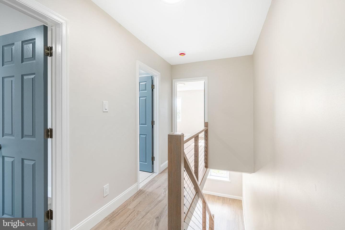 7705 Pickering Avenue photo 20